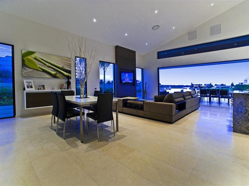 69 The Sovereign Mile, Sovereign Islands QLD 4216