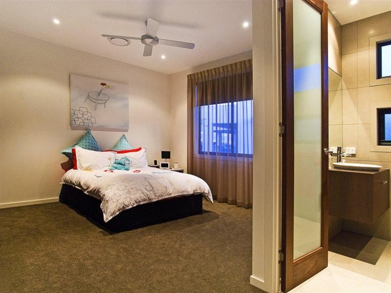 69 The Sovereign Mile, Sovereign Islands QLD 4216