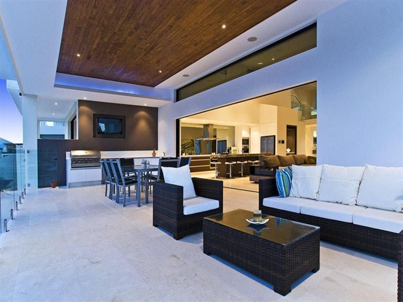 69 The Sovereign Mile, Sovereign Islands QLD 4216