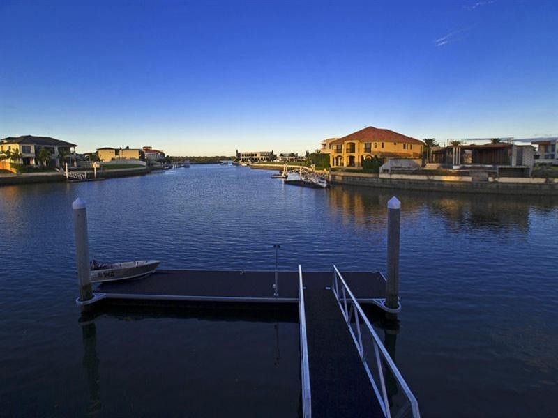 69 The Sovereign Mile, Sovereign Islands QLD 4216