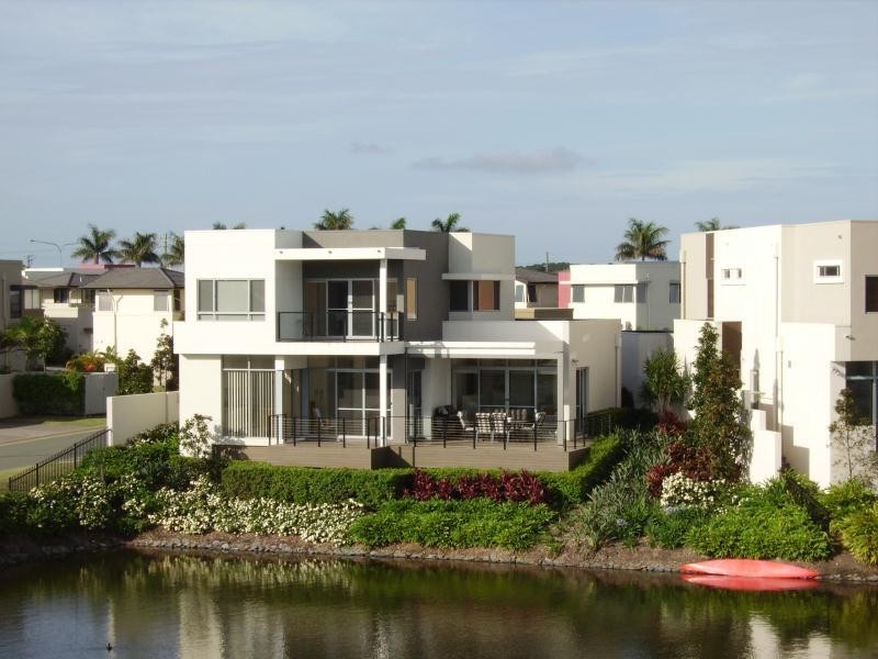 6072 Lugano Drive, Hope Island QLD 4212