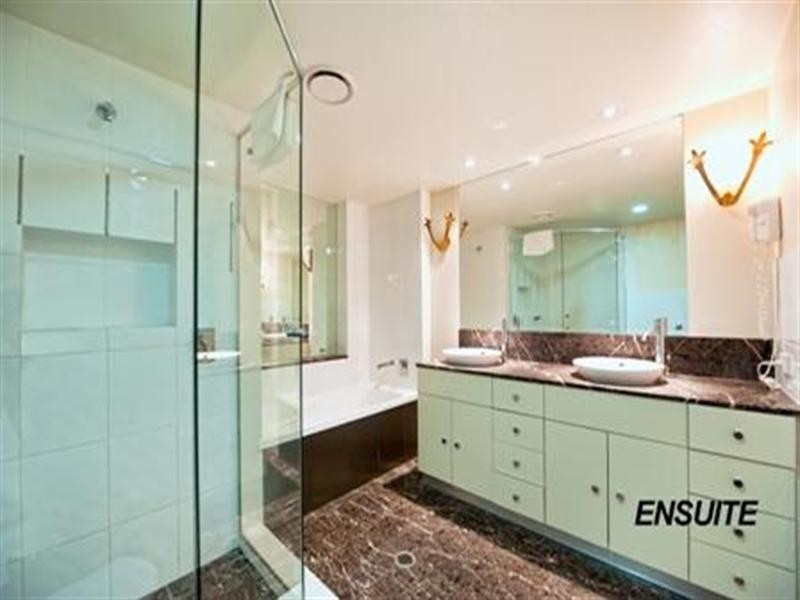 23 Ferny Avenue – Chevron Renaissance, Surfers Paradise QLD 4217