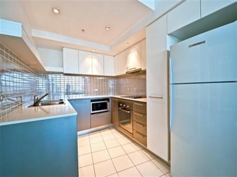 18 Enderley Avenue, Surfers Paradise QLD 4217