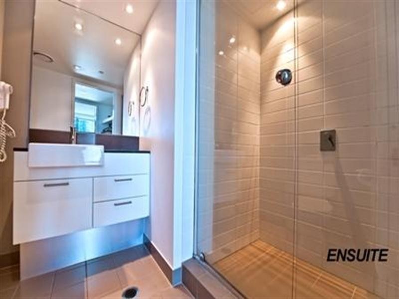 18 Enderley Avenue, Surfers Paradise QLD 4217