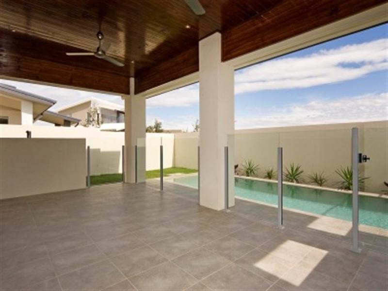 5 Iridium, Hope Island QLD 4212