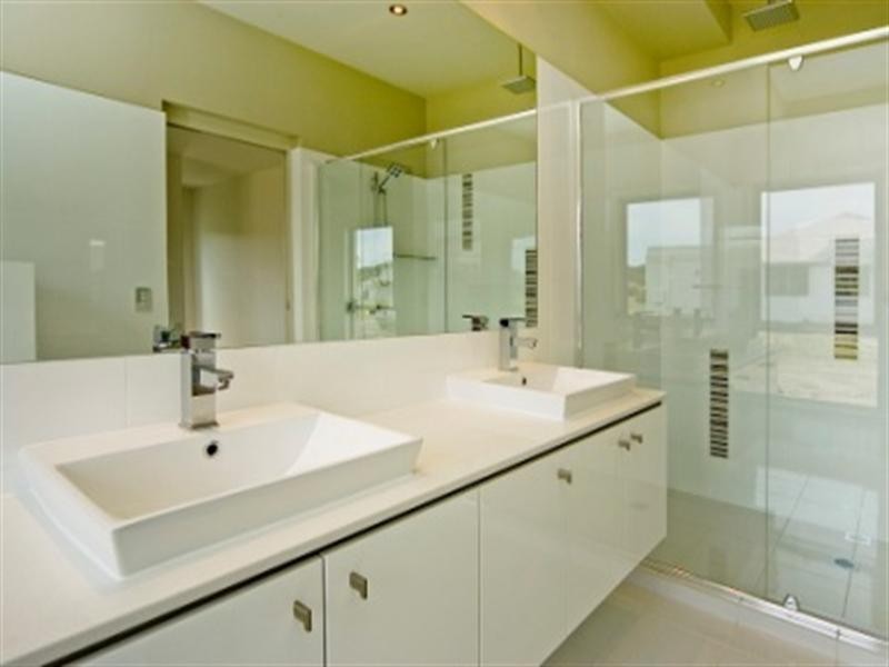 5 Iridium, Hope Island QLD 4212