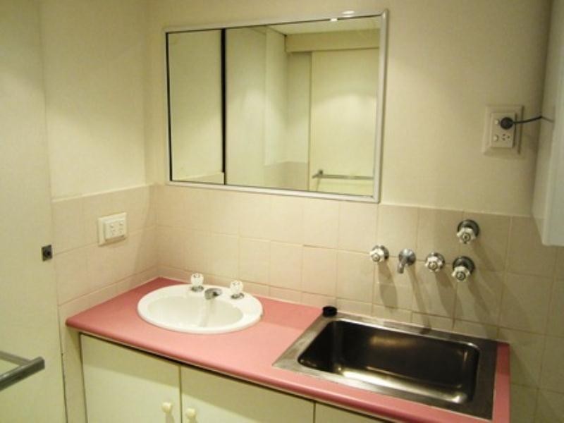 17/3508 Main Beach Parade, Main Beach QLD 4217