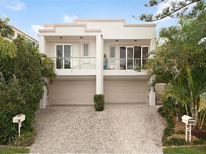 2/52 Burra Street, Chevron Island QLD 4217