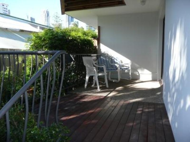 3-33 Pine Avenue, Surfers Paradise QLD 4217