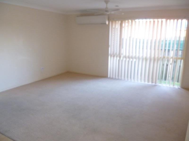 33 Murchison Street, Pacific Pines QLD 4211