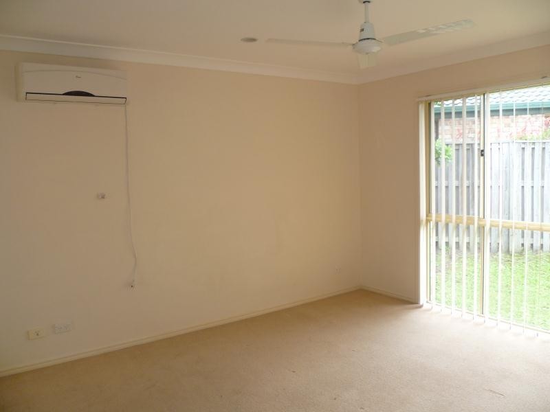 33 Murchison Street, Pacific Pines QLD 4211