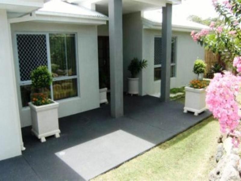 4 Hallmark Court, Ashmore QLD 4214