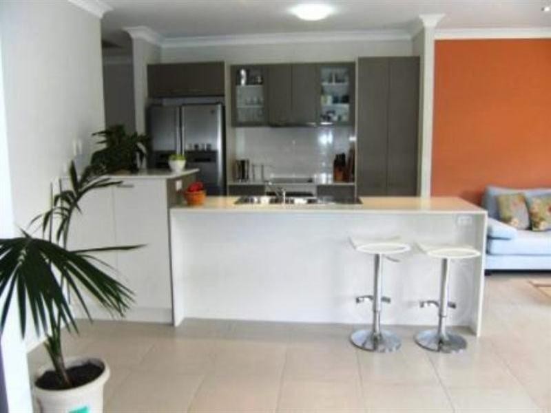 4 Hallmark Court, Ashmore QLD 4214