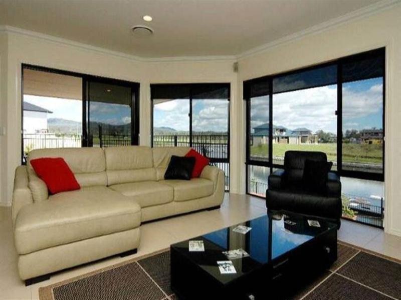 34 Coomera Court, Helensvale QLD 4212