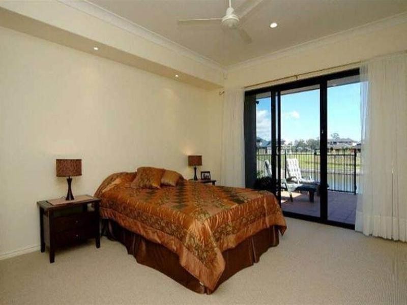 34 Coomera Court, Helensvale QLD 4212