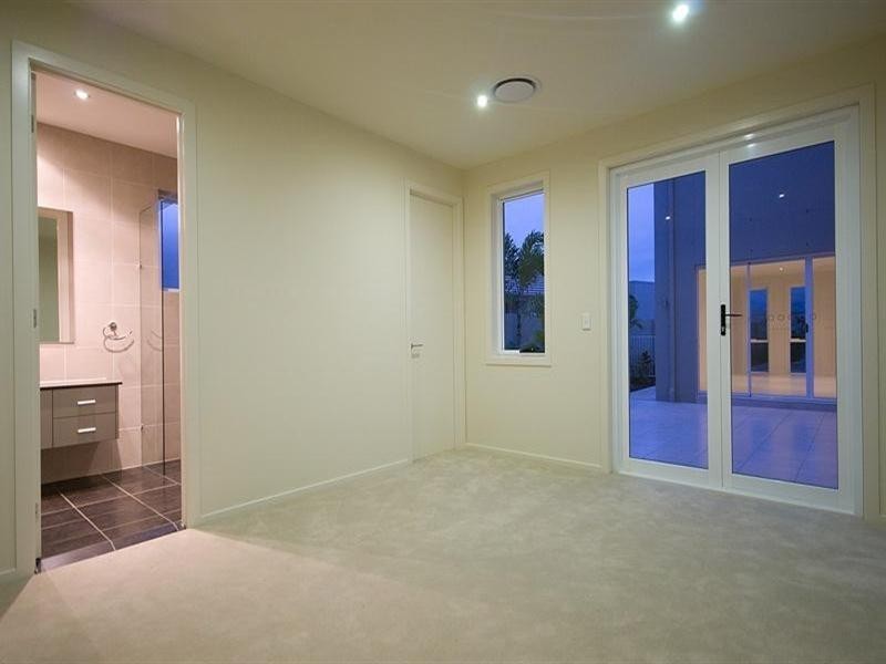 Hope Island QLD 4212