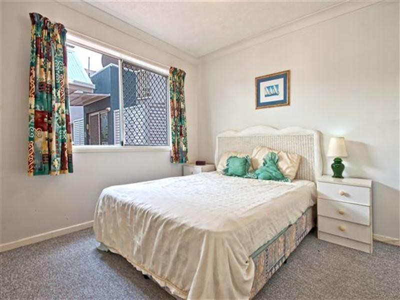 21 Markwell Avenue, Surfers Paradise QLD 4217