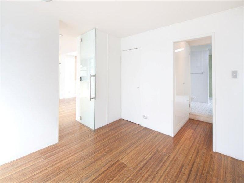 39 Peak Avenue, Main Beach QLD 4217