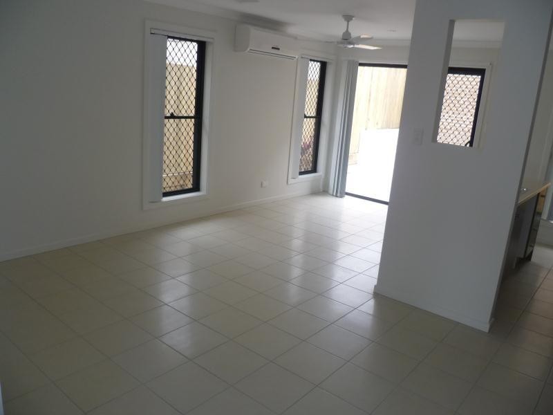 1/48 Beaumont Drive, Pimpama QLD 4209