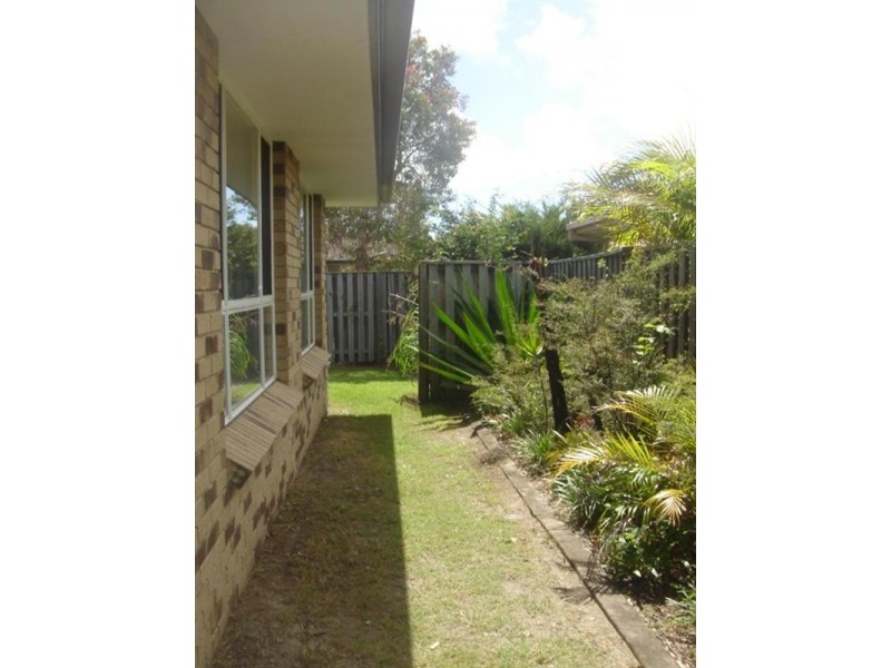 39 Dipper Drive, Burleigh Waters QLD 4220