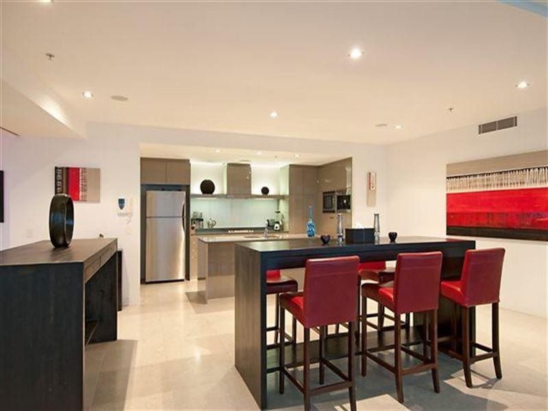 7202 Q1 9 Hamilton Avenue, Surfers Paradise QLD 4217