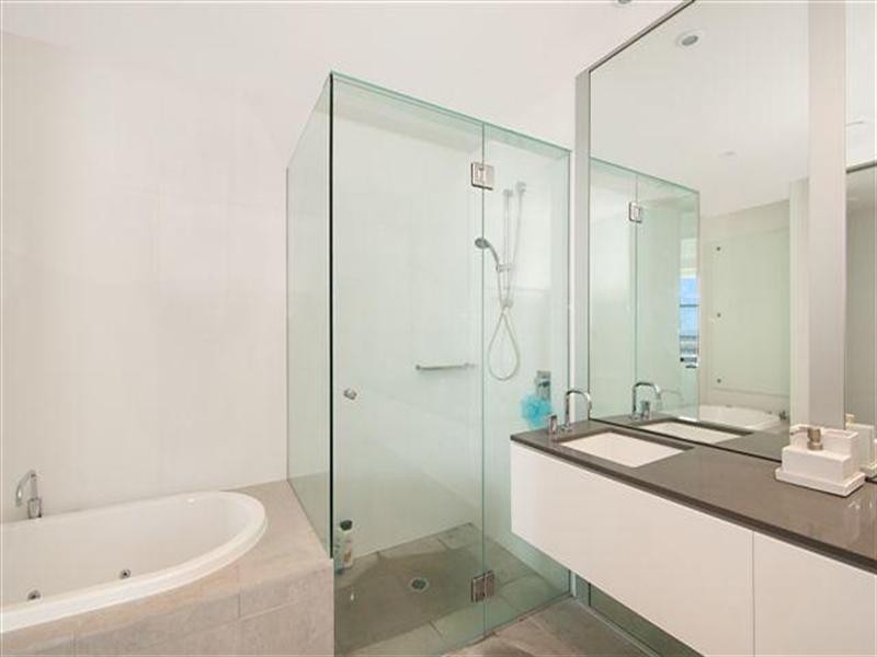 7202 Q1 9 Hamilton Avenue, Surfers Paradise QLD 4217