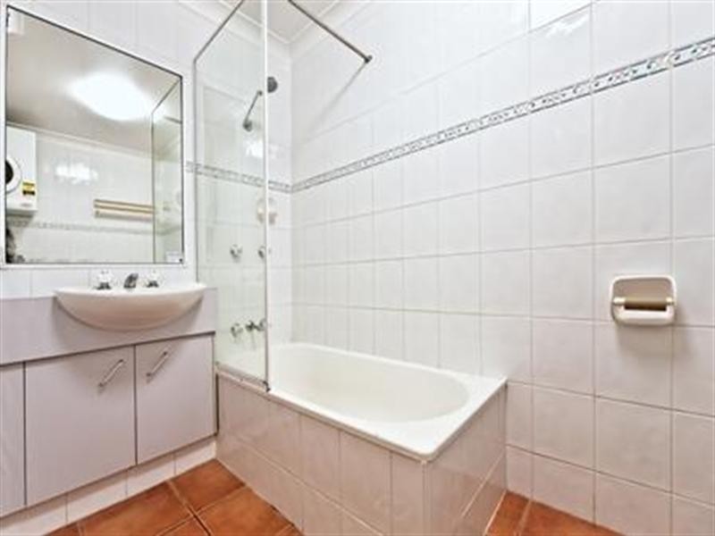 42 Beach Parade, Surfers Paradise QLD 4217