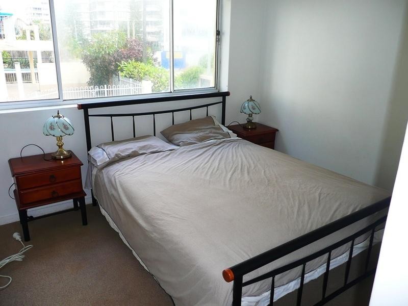 2/69 Garfield Terrace, Surfers Paradise QLD 4217