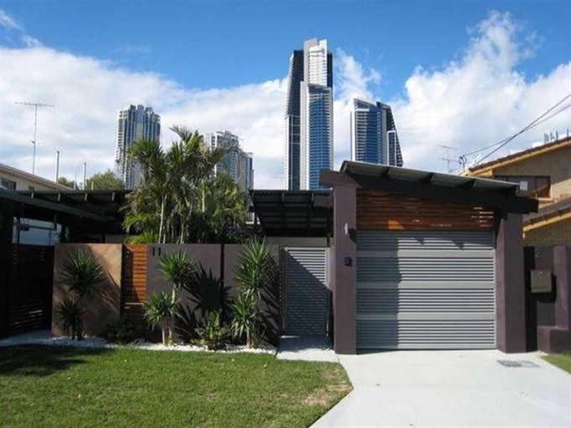 2/11 Darrambal Street, Chevron Island QLD 4217