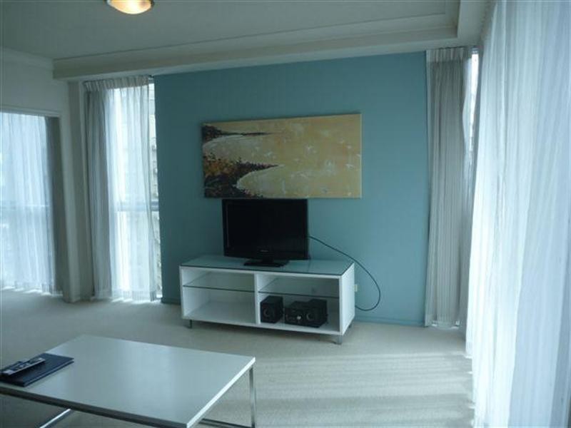 23 Ferny Avenue, Surfers Paradise QLD 4217