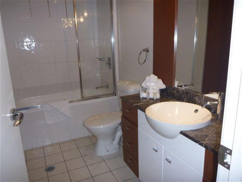 23 Ferny Avenue, Surfers Paradise QLD 4217