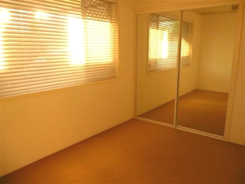 1-120 Stanhill Drive, Chevron Island QLD 4217