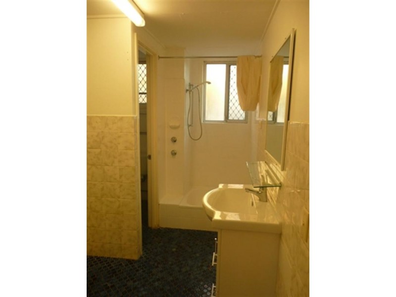 1-120 Stanhill Drive, Chevron Island QLD 4217