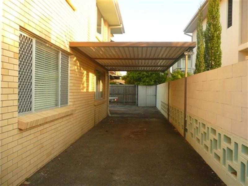 1-120 Stanhill Drive, Chevron Island QLD 4217