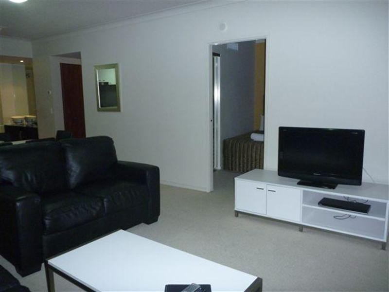 23 Ferny Avenue, Surfers Paradise QLD 4217