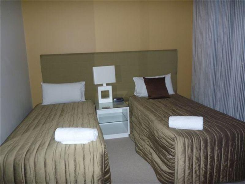 23 Ferny Avenue, Surfers Paradise QLD 4217