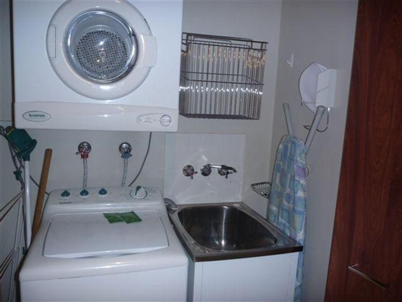 23 Ferny Avenue, Surfers Paradise QLD 4217