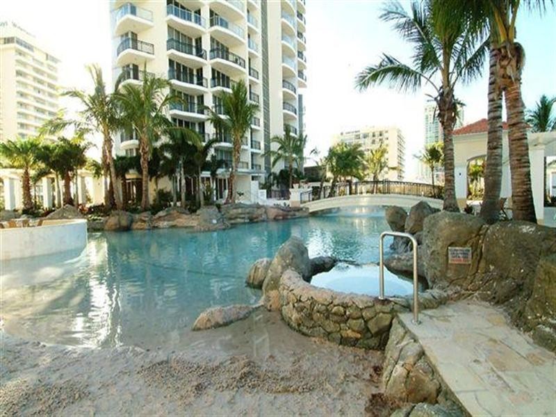 23 Ferny Avenue, Surfers Paradise QLD 4217