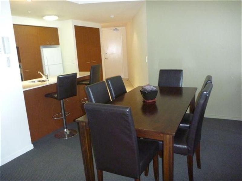 23 Ferny Avenue, Surfers Paradise QLD 4217