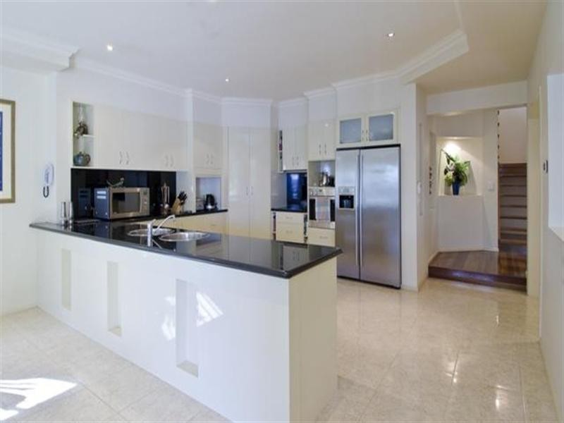 27 King Charles Drive, Sovereign Islands QLD 4216