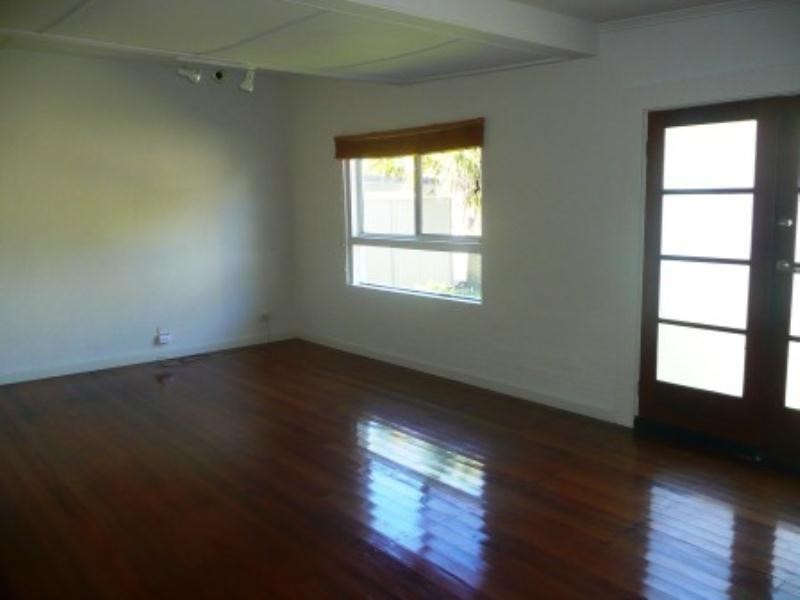 26 Tallara Street, Coombabah QLD 4216