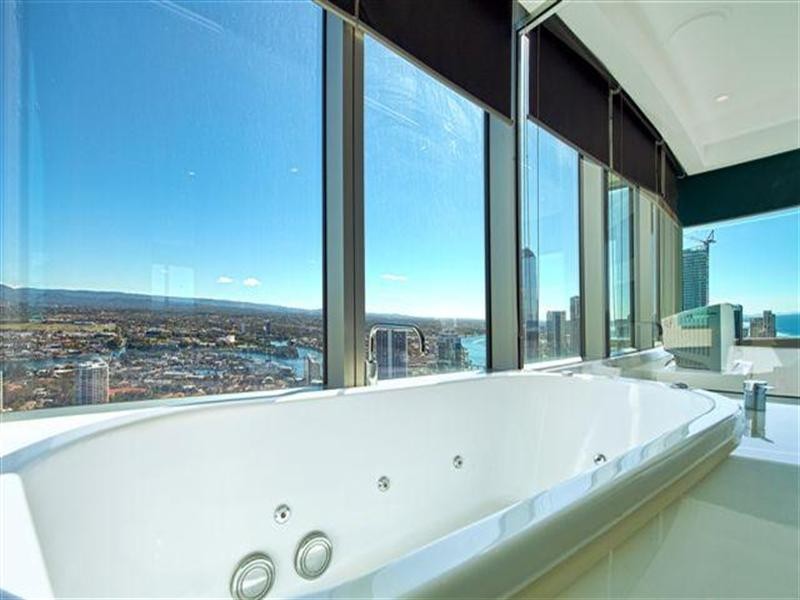 9 Hamilton Avenue, Surfers Paradise QLD 4217