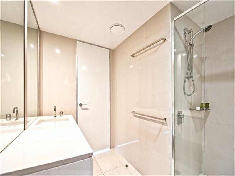 9 Hamilton Avenue, Surfers Paradise QLD 4217