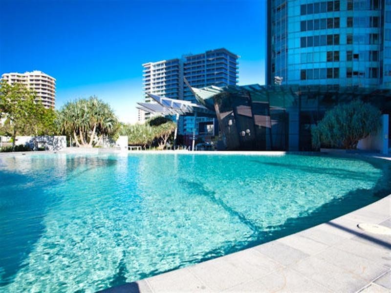 9 Hamilton Avenue, Surfers Paradise QLD 4217