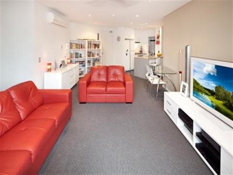 2 Aqua Street, Southport QLD 4215