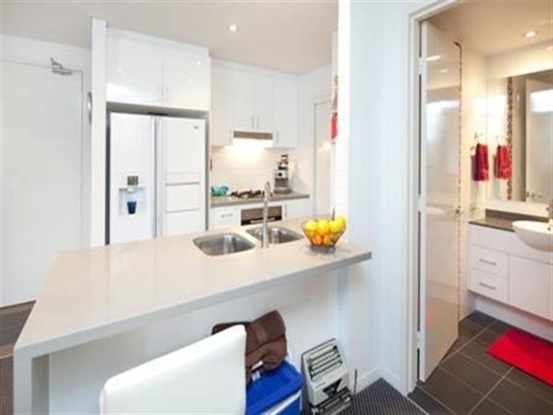 2 Aqua Street, Southport QLD 4215