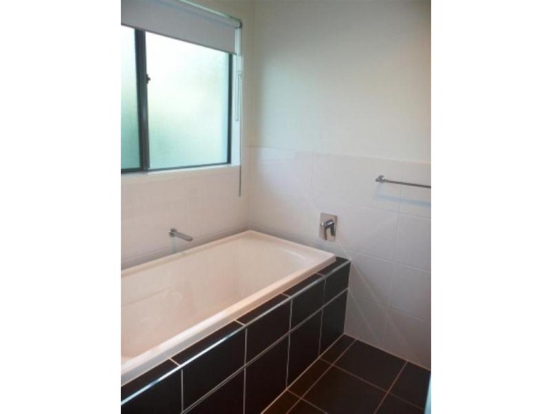 9121 Peter Senior Drive, Hope Island QLD 4212