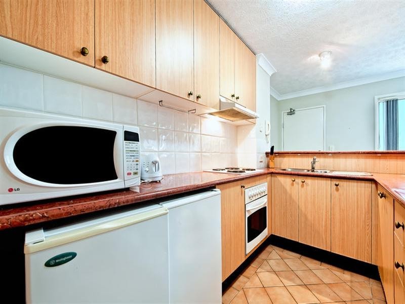 7 Purli Street, Surfers Paradise QLD 4217