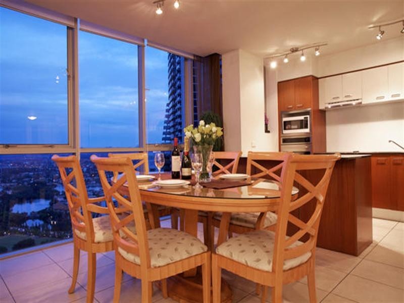 23 Ferny Avenue, Surfers Paradise QLD 4217