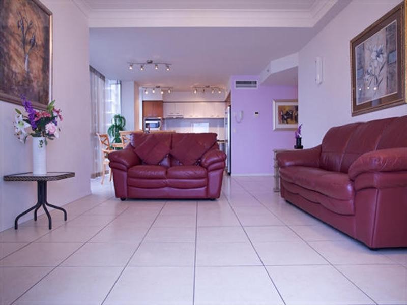 23 Ferny Avenue, Surfers Paradise QLD 4217